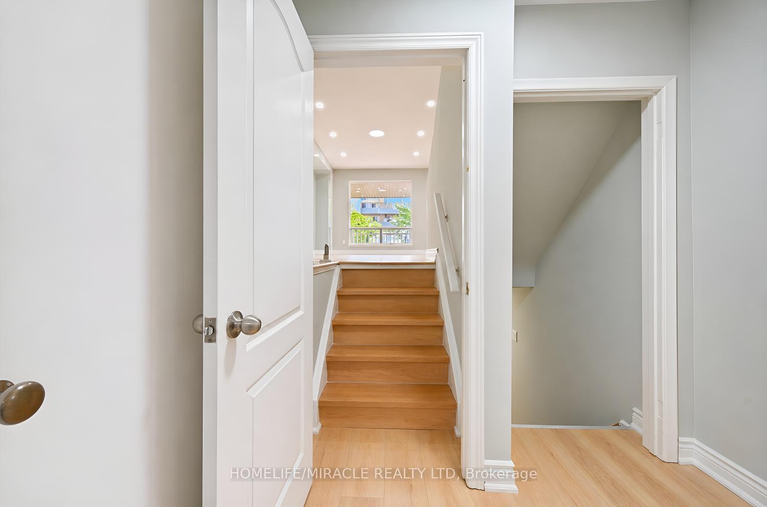Photo 27 of 21 Sanagan Road, Etobicoke, Thistletown-Beaumonde Heights — HOMEH