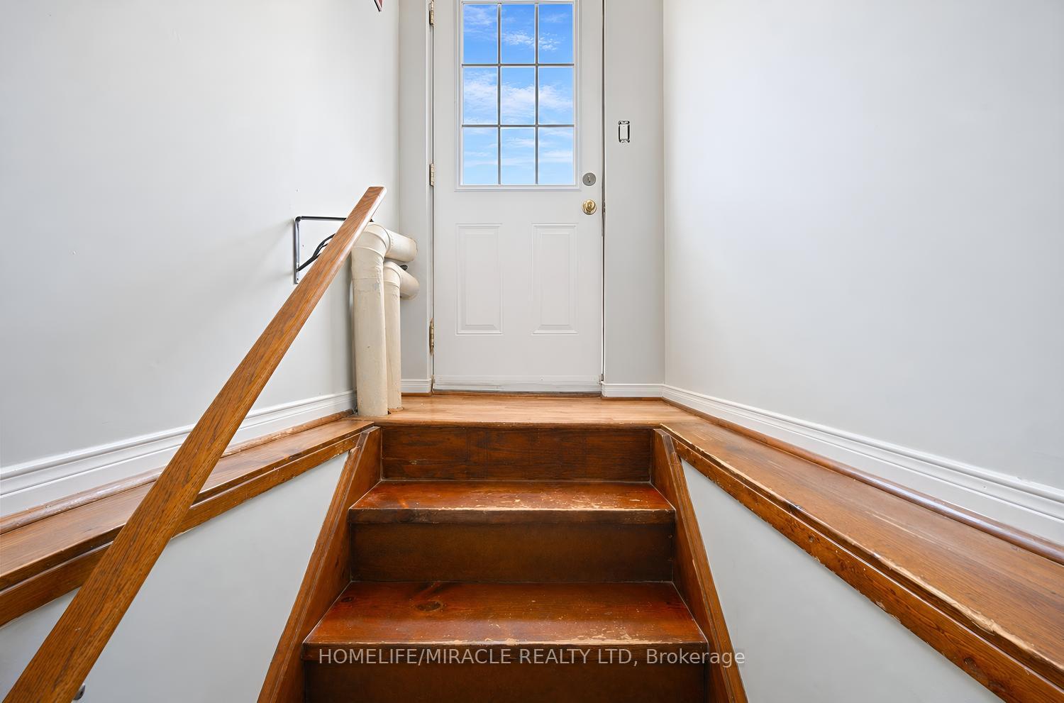 Photo 35 of 21 Sanagan Road, Etobicoke, Thistletown-Beaumonde Heights — HOMEH