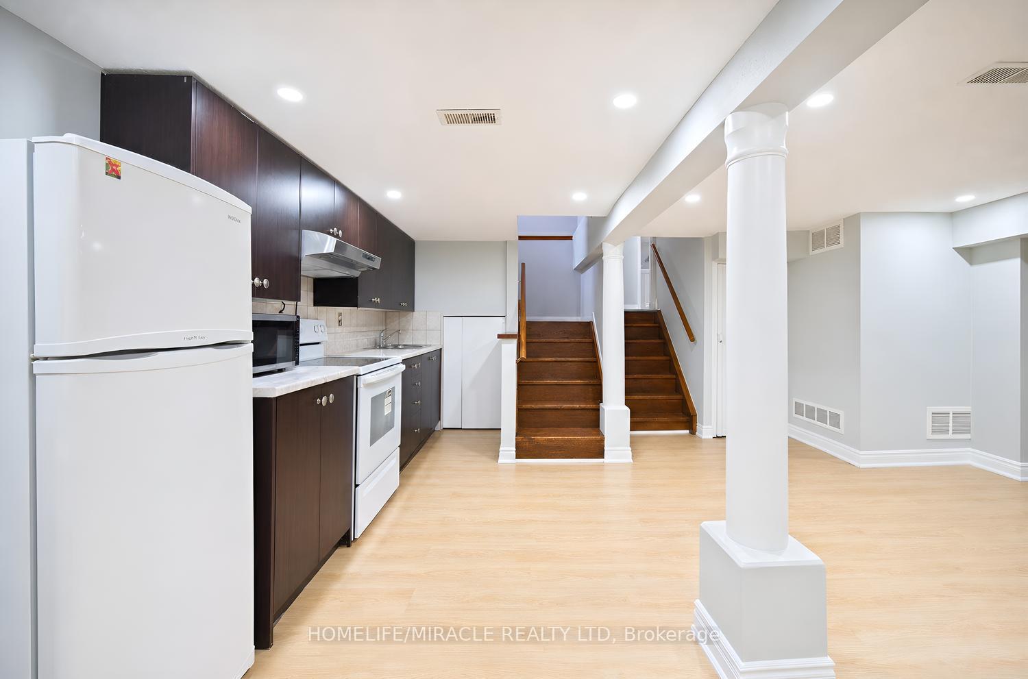 Photo 38 of 21 Sanagan Road, Etobicoke, Thistletown-Beaumonde Heights — HOMEH