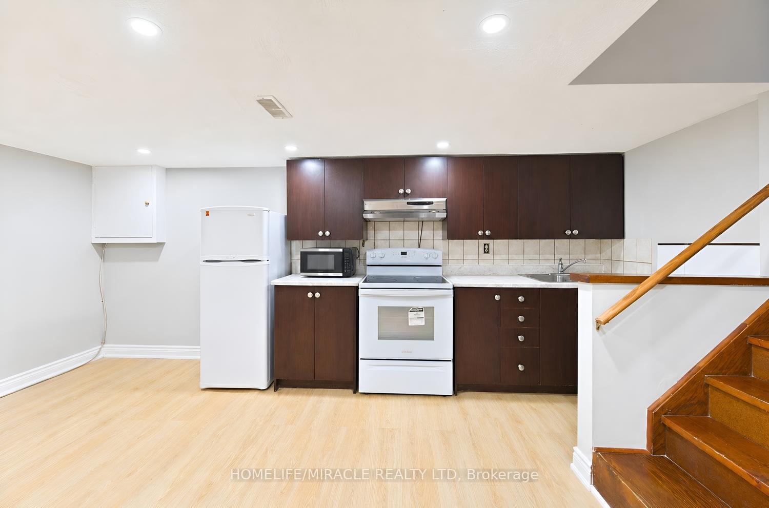 Photo 39 of 21 Sanagan Road, Etobicoke, Thistletown-Beaumonde Heights — HOMEH