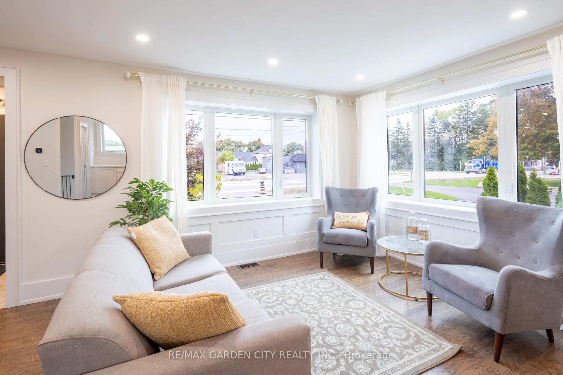 Photo 4 of 695 Quaker Road, Pelham, Fonthill — HOMEH