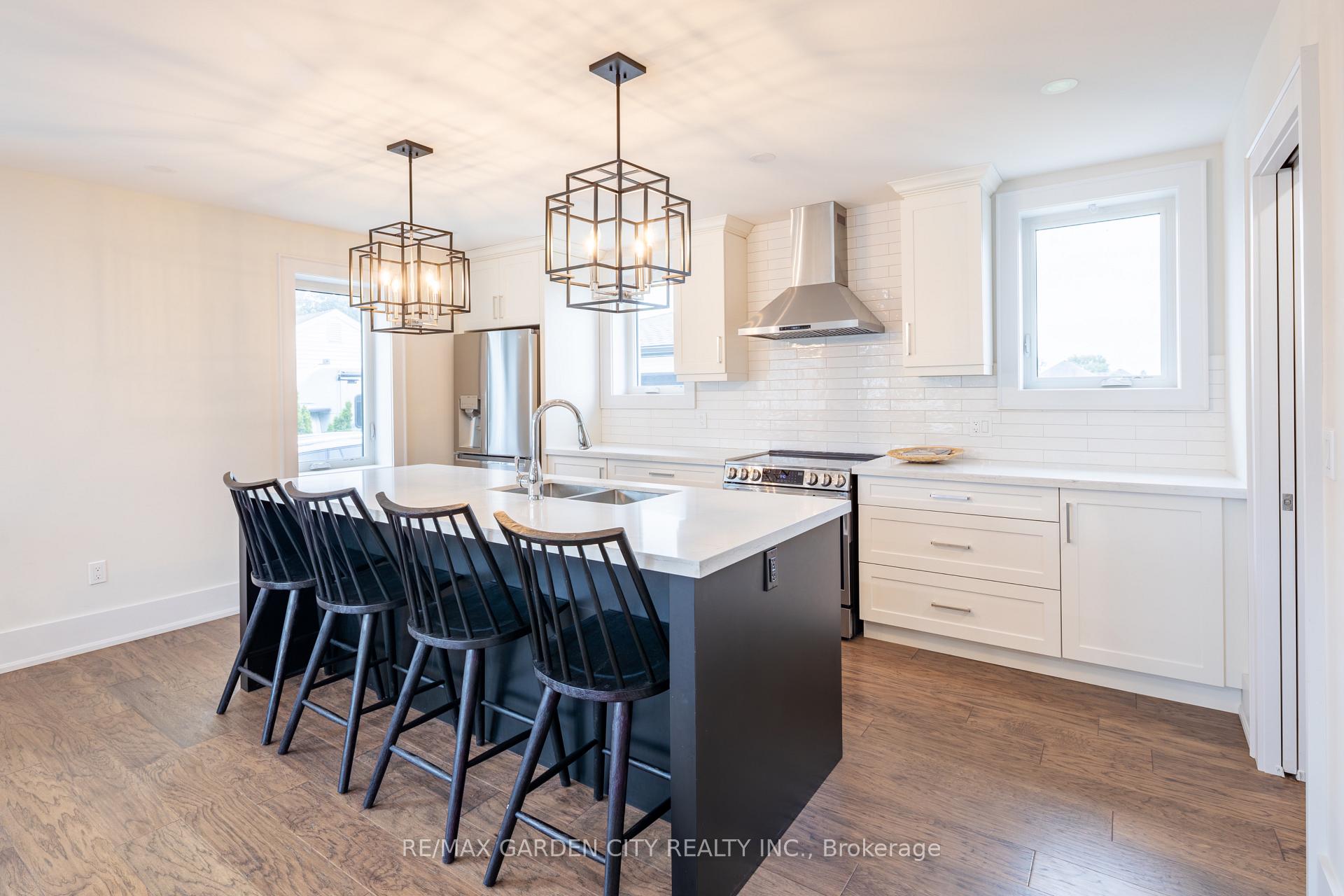 Photo 6 of 695 Quaker Road, Pelham, Fonthill — HOMEH