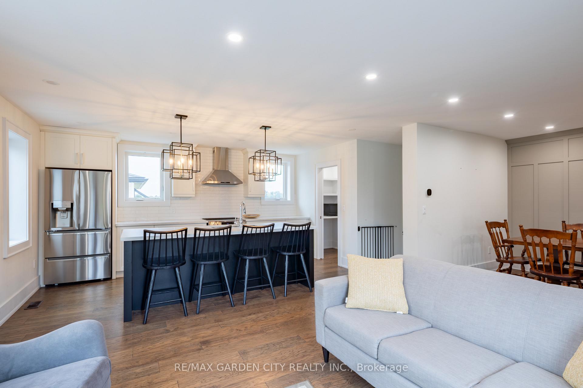 Photo 8 of 695 Quaker Road, Pelham, Fonthill — HOMEH