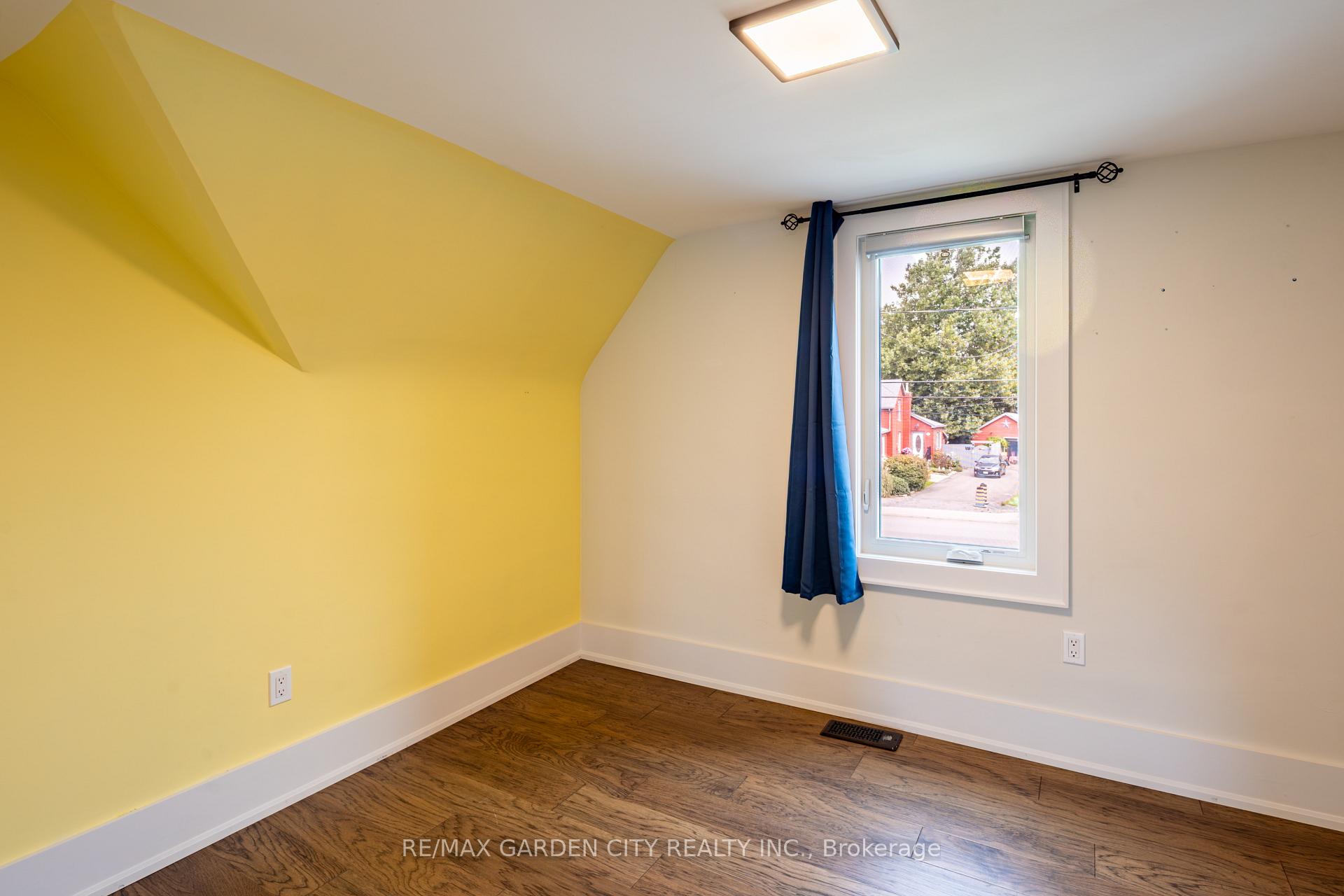 Photo 17 of 695 Quaker Road, Pelham, Fonthill — HOMEH