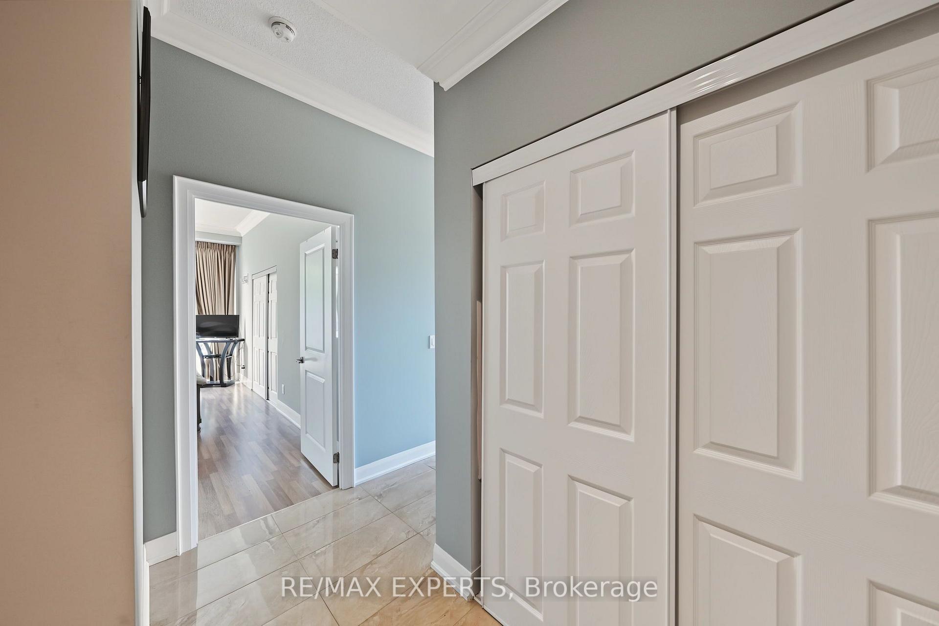 Photo 3 of Unit 204, 4700 Highway 7, Vaughan, East Woodbridge — HOMEH