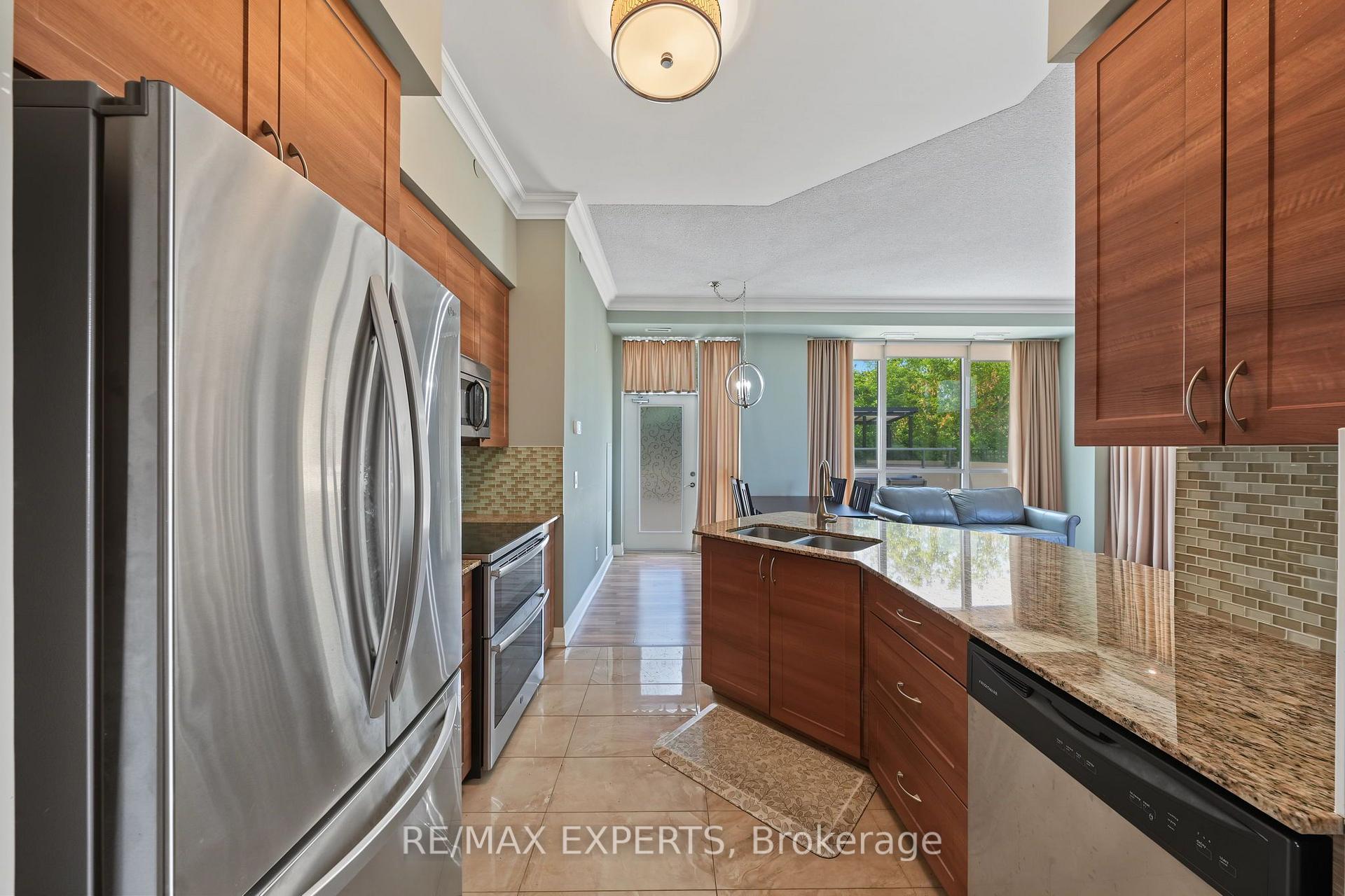 Photo 8 of Unit 204, 4700 Highway 7, Vaughan, East Woodbridge — HOMEH