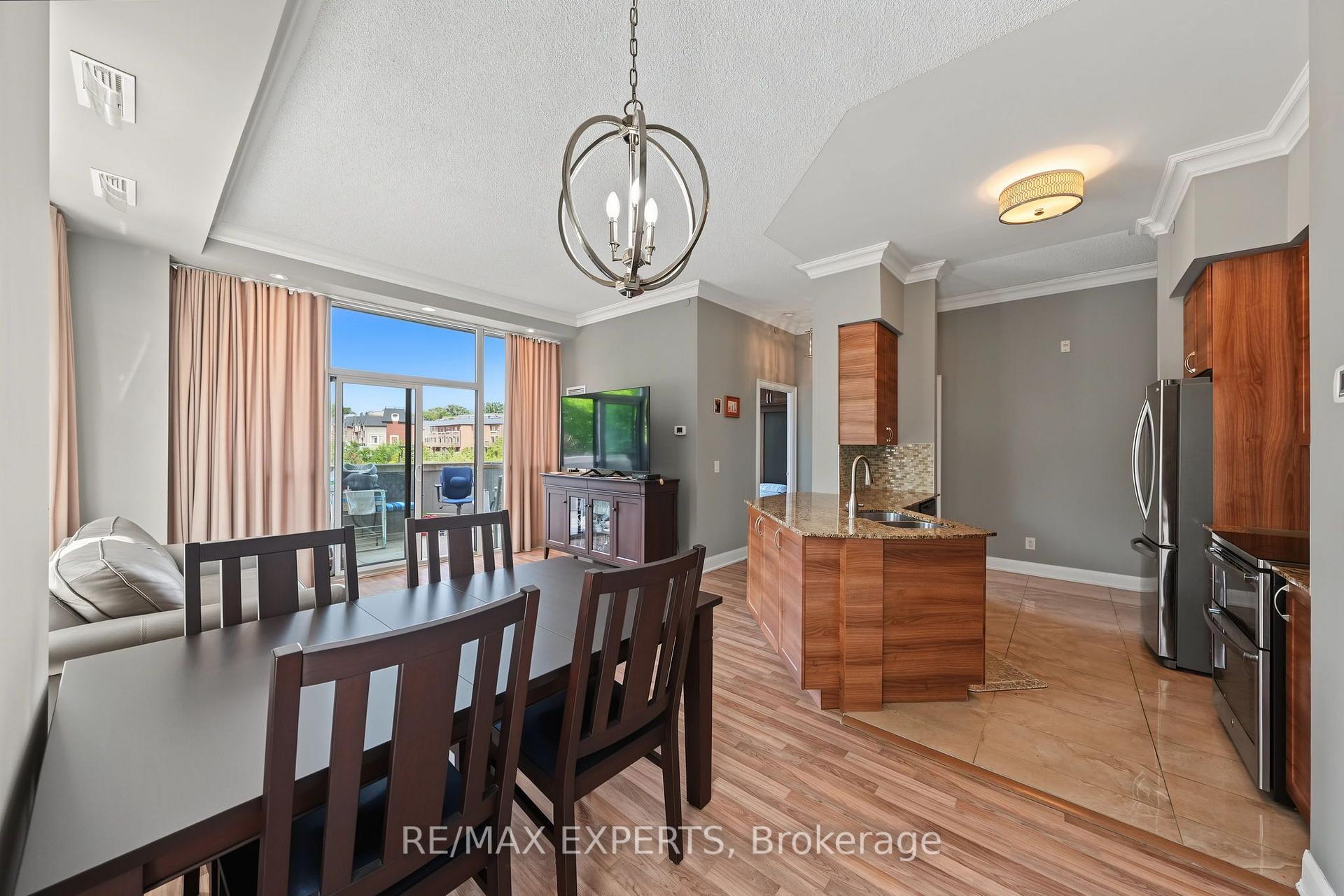 Photo 10 of Unit 204, 4700 Highway 7, Vaughan, East Woodbridge — HOMEH