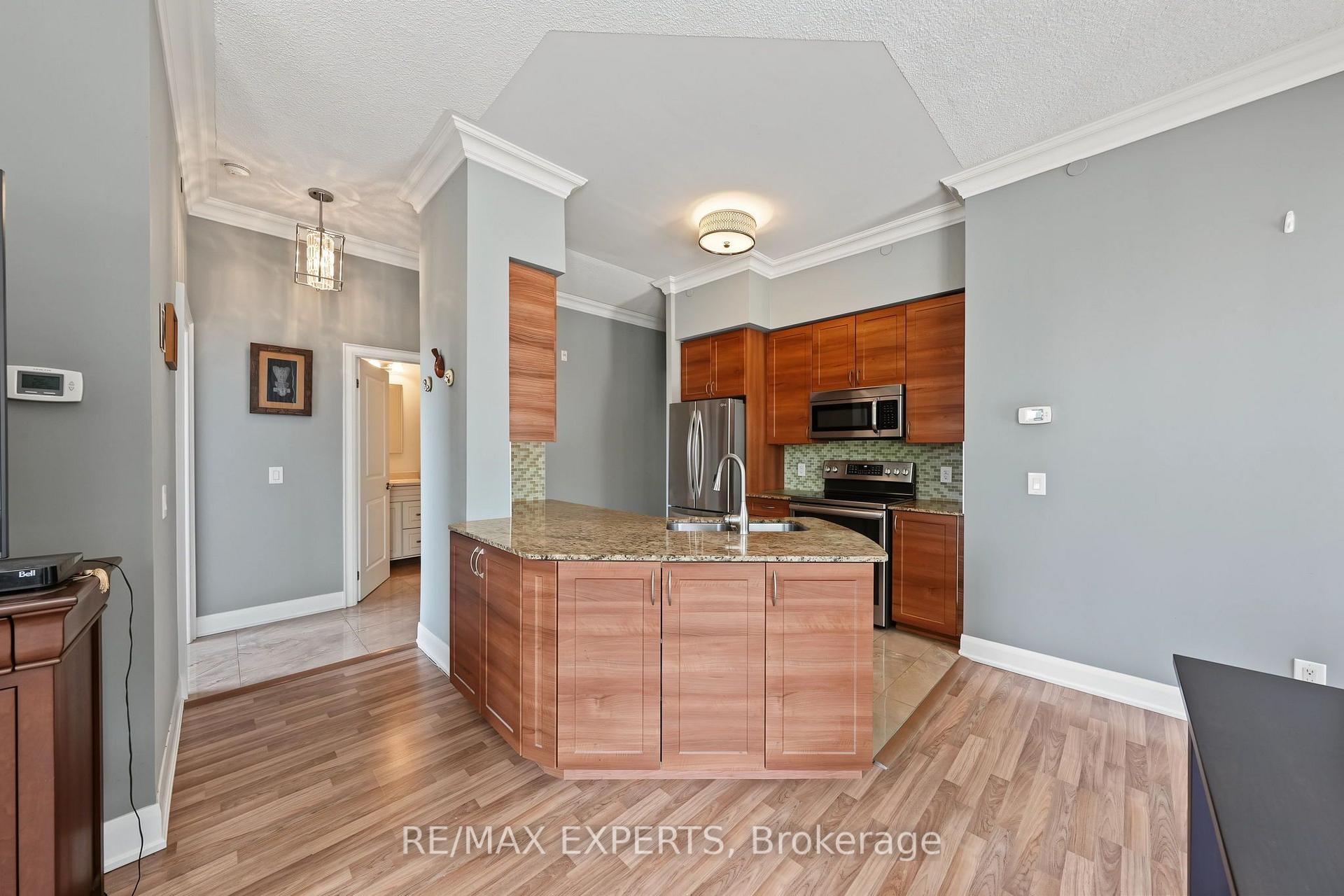 Photo 12 of Unit 204, 4700 Highway 7, Vaughan, East Woodbridge — HOMEH