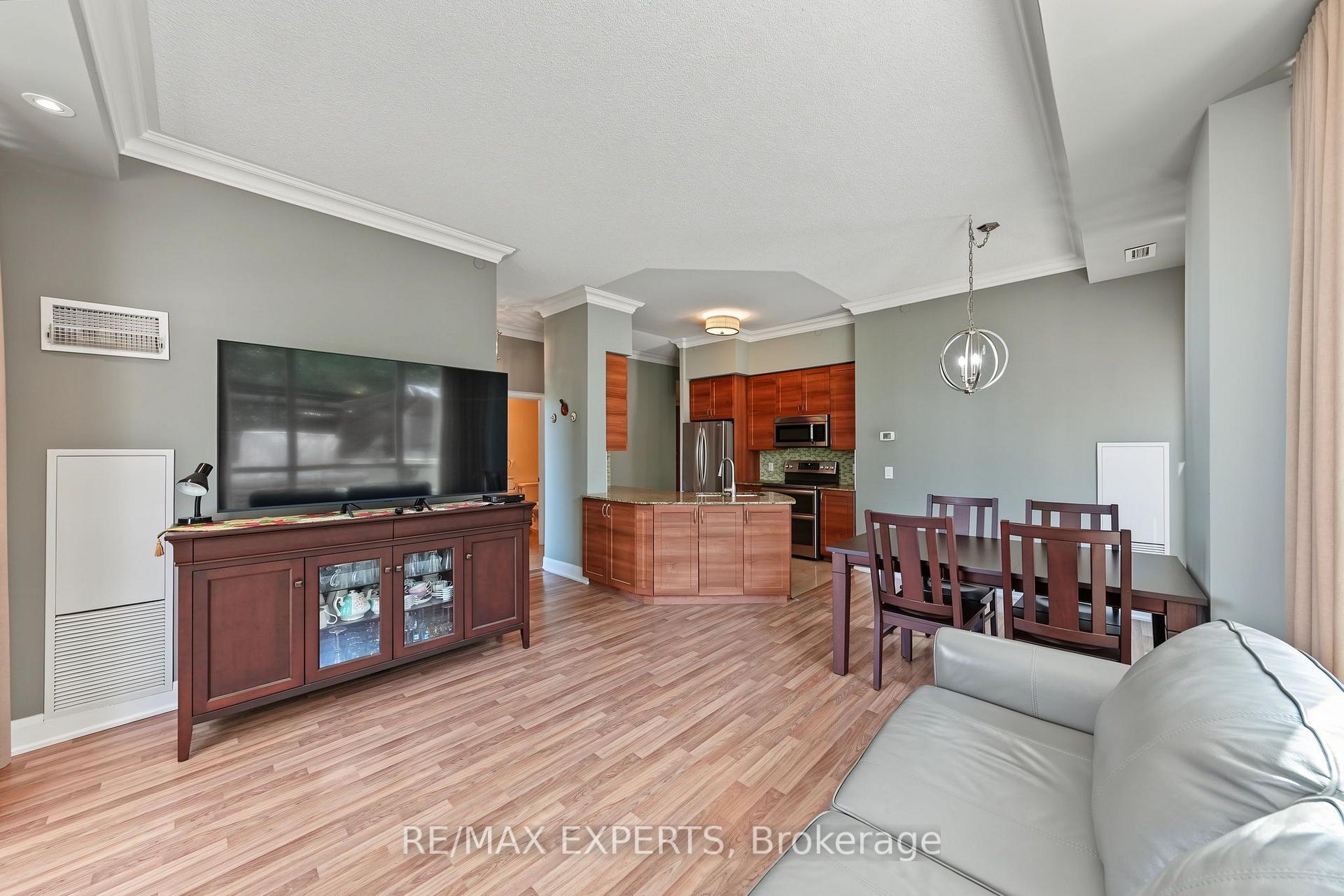 Photo 15 of Unit 204, 4700 Highway 7, Vaughan, East Woodbridge — HOMEH