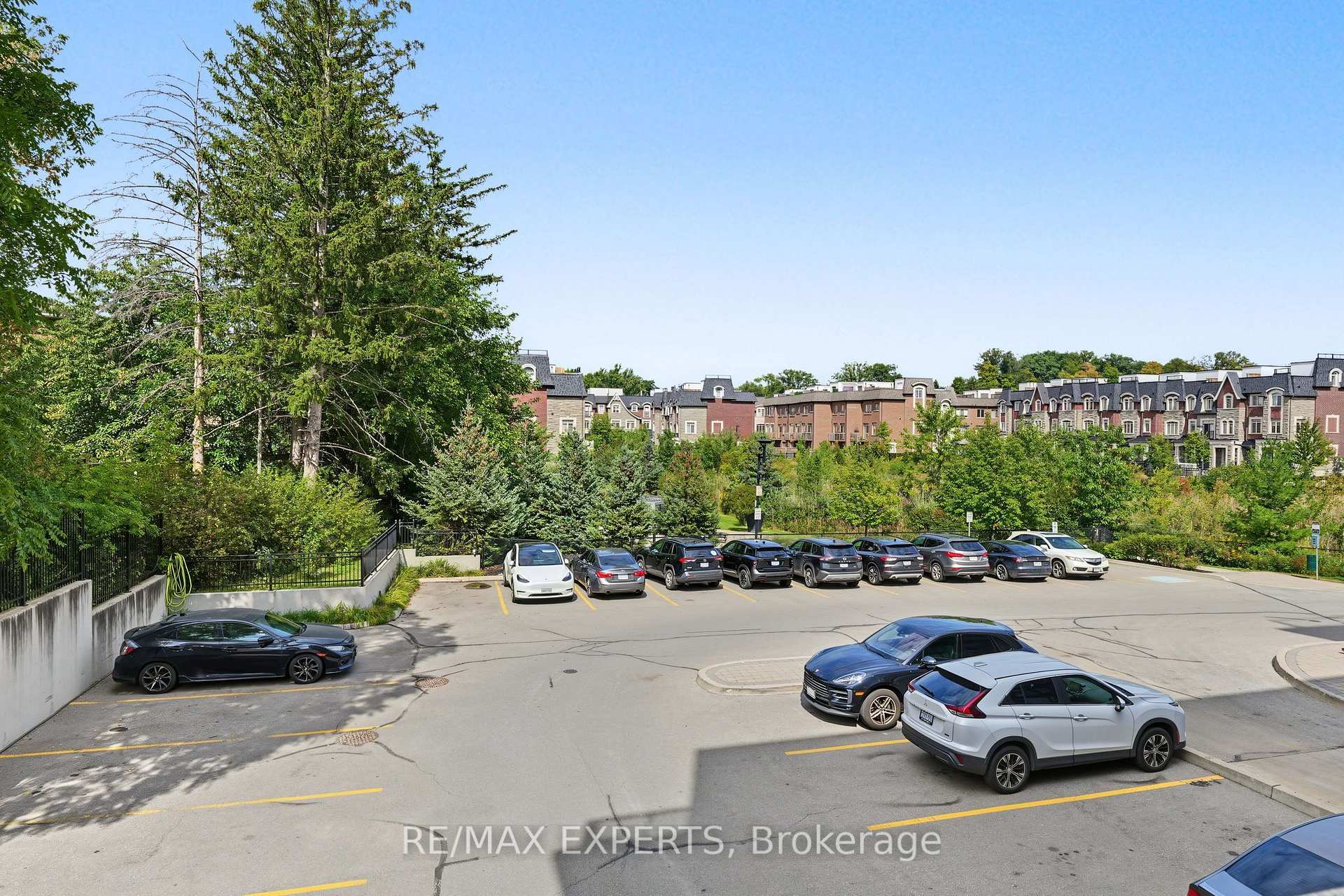 Photo 21 of Unit 204, 4700 Highway 7, Vaughan, East Woodbridge — HOMEH