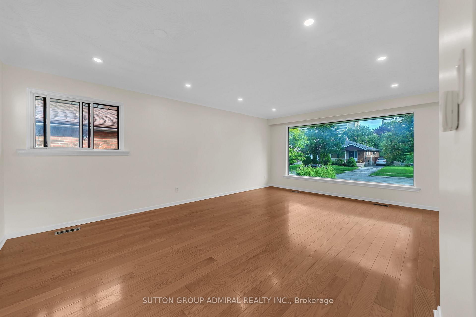 Photo 12 of 58 Rochman Boulevard E, Scarborough, Woburn — HOMEH
