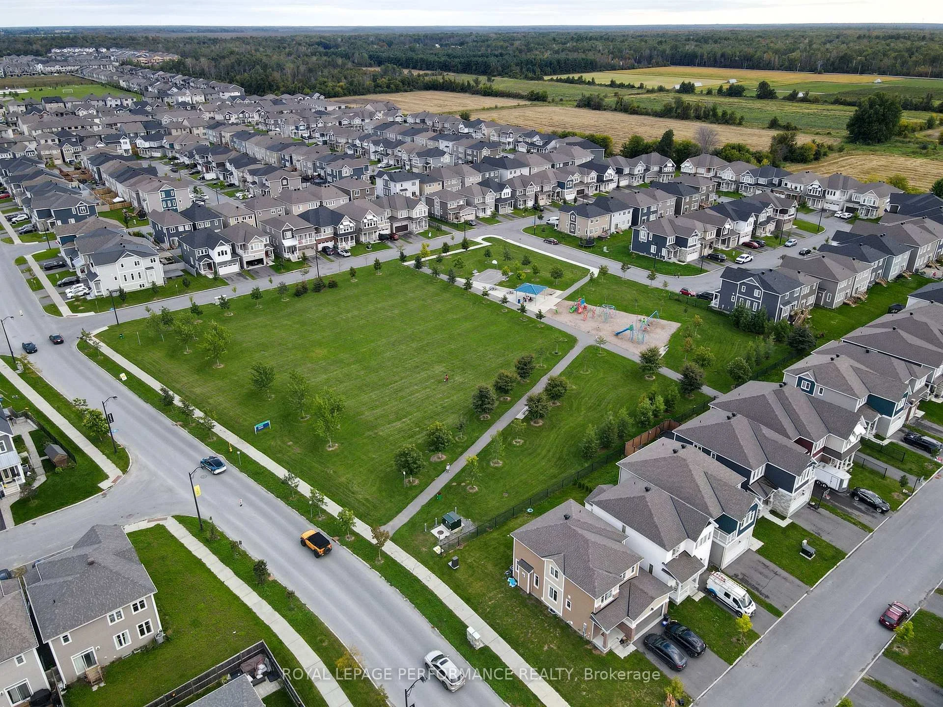 Photo 40 of 85 Hackamore Crescent, Ottawa, Goulbourn Twp From Franktown Rd/South To Rideau — HOMEH