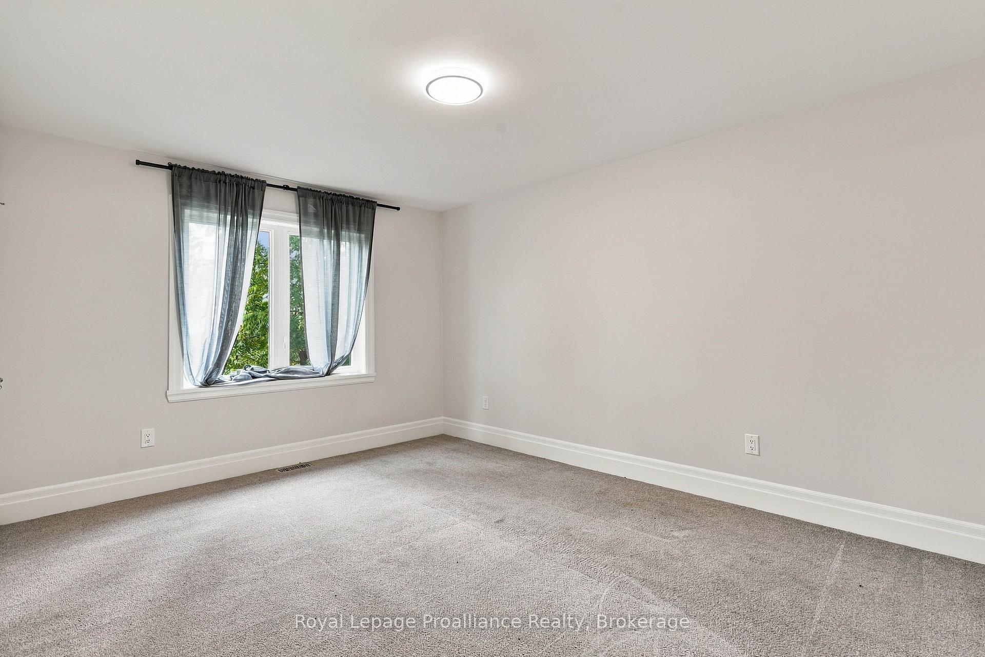 Photo 11 of 22 Campbell Crescent, Prince Edward County, Picton — HOMEH