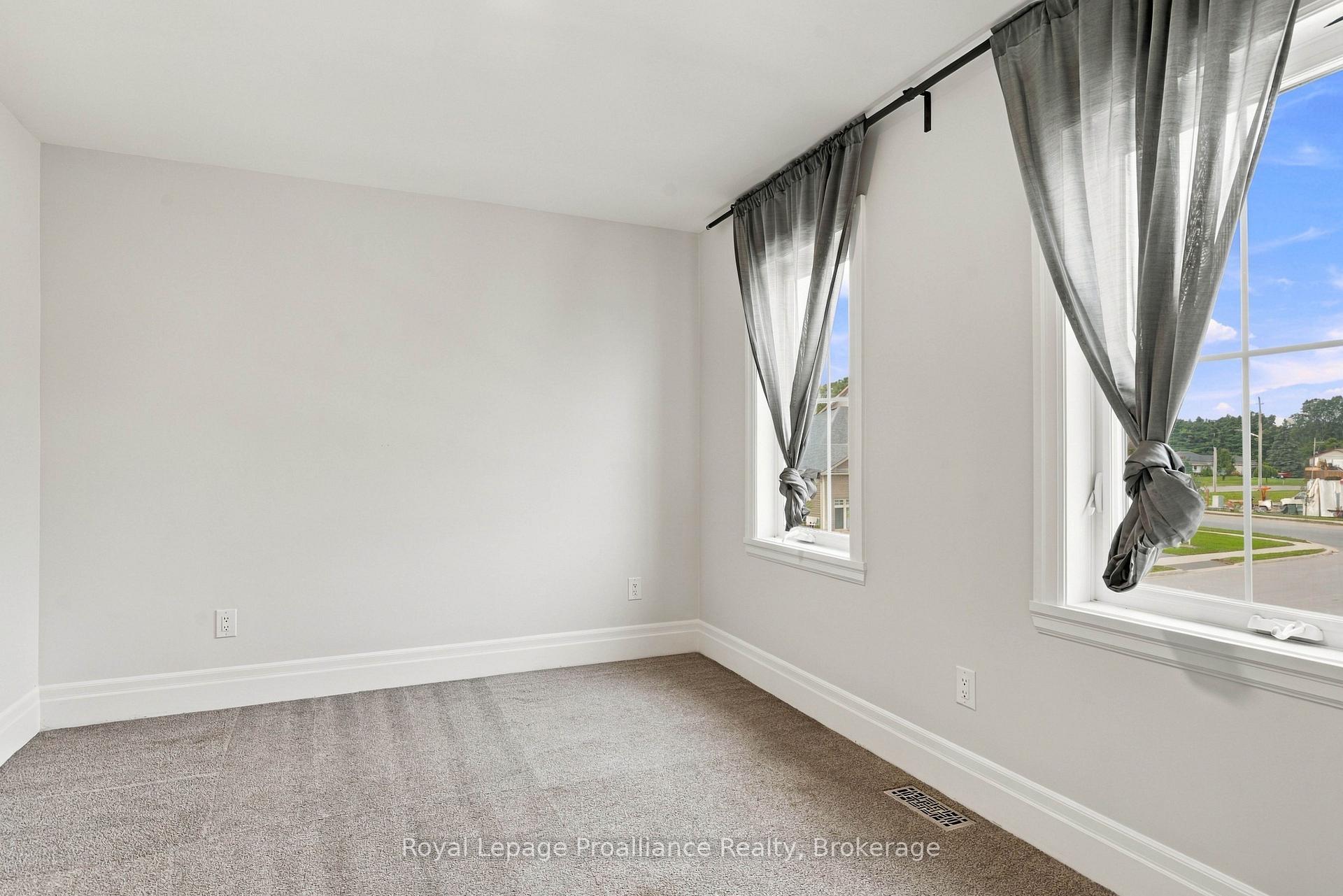 Photo 15 of 22 Campbell Crescent, Prince Edward County, Picton — HOMEH