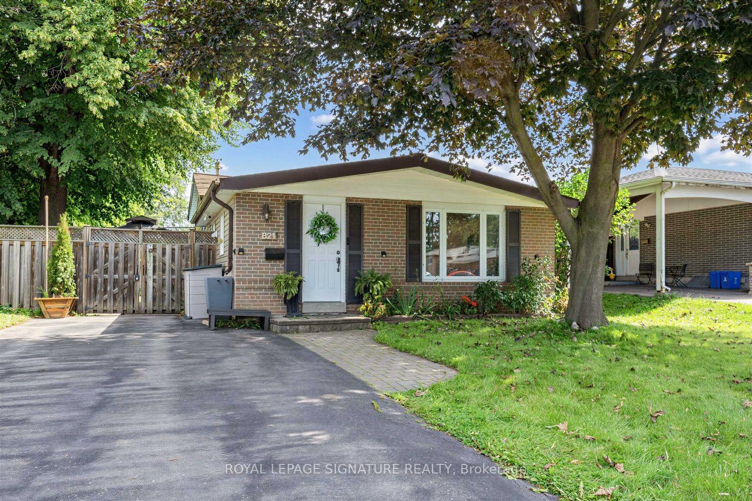 Photo 2 of 821 Krosno Boulevard, Pickering, Bay Ridges — HOMEH