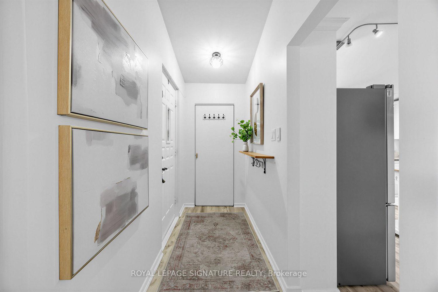 Photo 3 of 821 Krosno Boulevard, Pickering, Bay Ridges — HOMEH