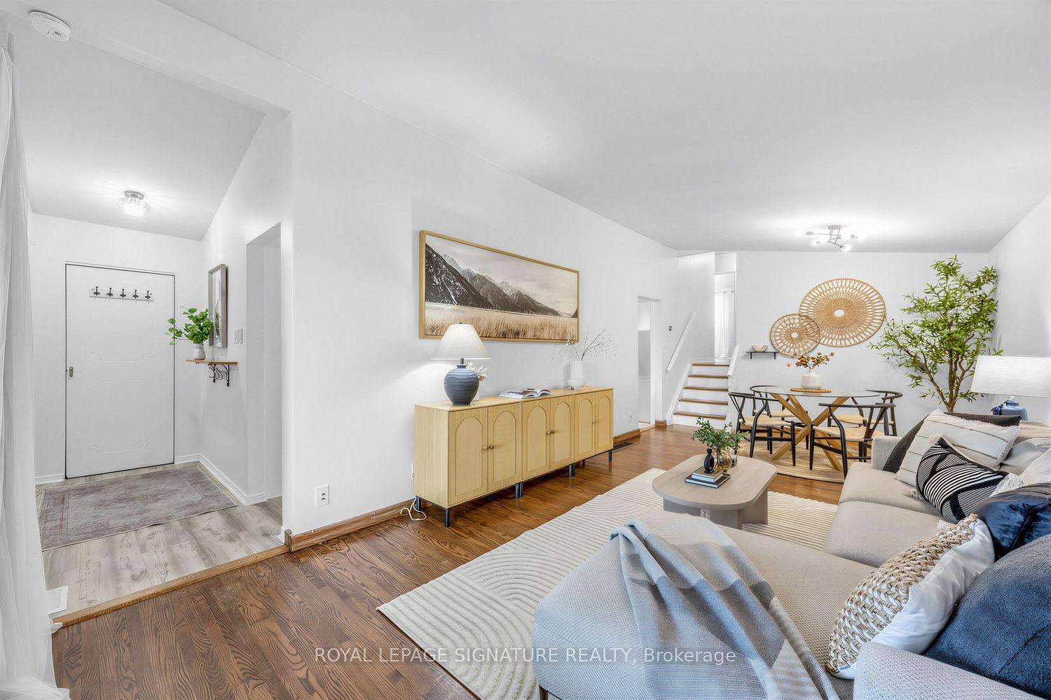 Photo 5 of 821 Krosno Boulevard, Pickering, Bay Ridges — HOMEH