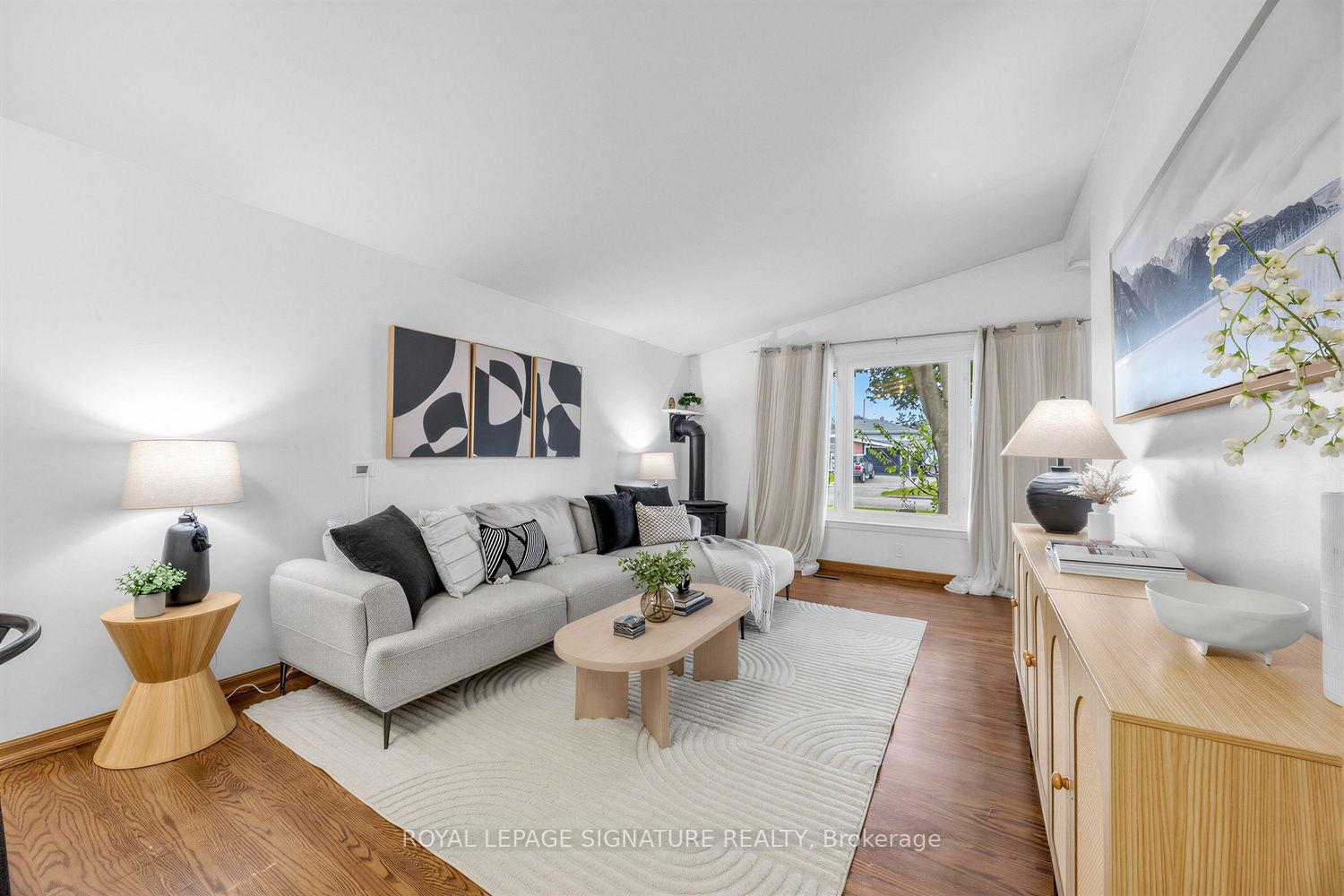 Photo 6 of 821 Krosno Boulevard, Pickering, Bay Ridges — HOMEH
