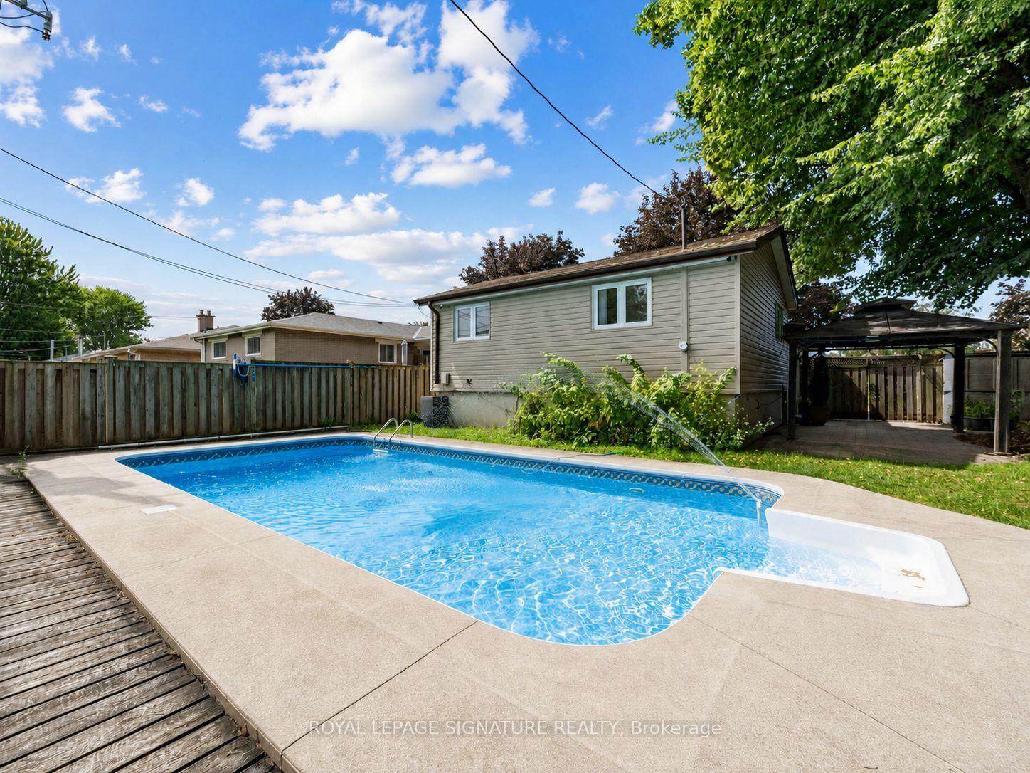 Photo 24 of 821 Krosno Boulevard, Pickering, Bay Ridges — HOMEH