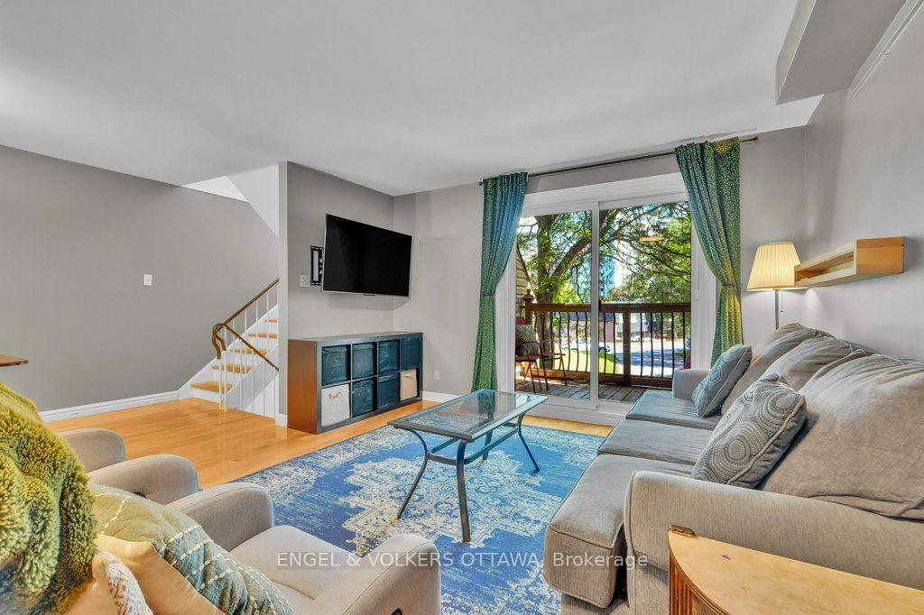 Photo 6 of 878 Grenon Avenue, Ottawa, Britannia Heights — HOMEH