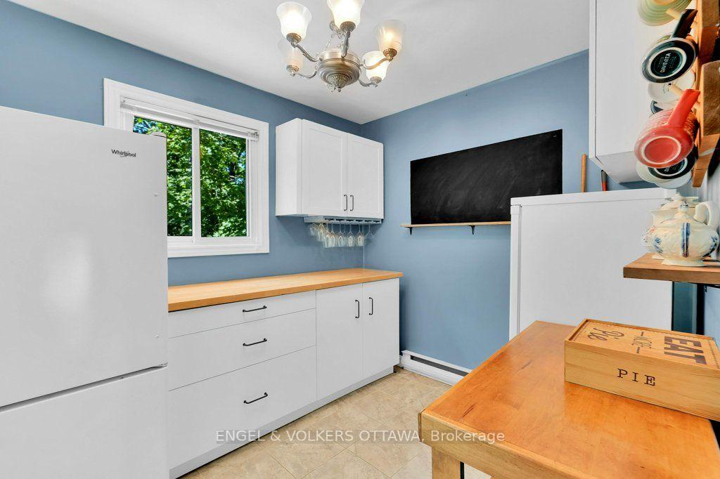 Photo 16 of 878 Grenon Avenue, Ottawa, Britannia Heights — HOMEH