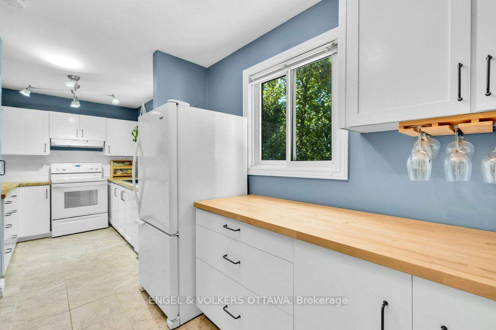 Photo 18 of 878 Grenon Avenue, Ottawa, Britannia Heights — HOMEH