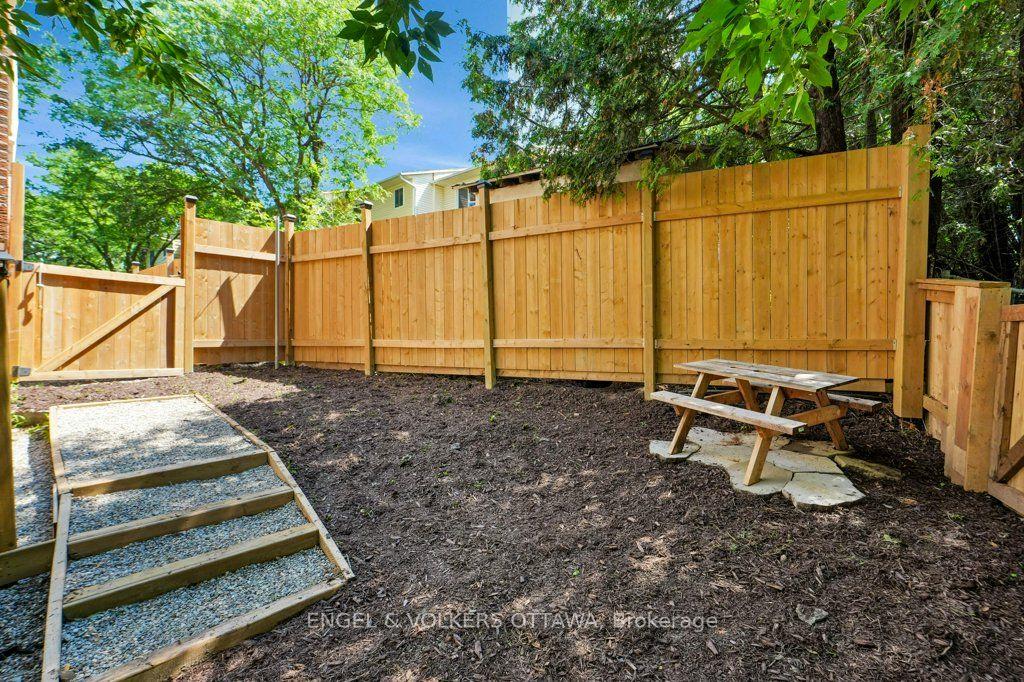 Photo 36 of 878 Grenon Avenue, Ottawa, Britannia Heights — HOMEH