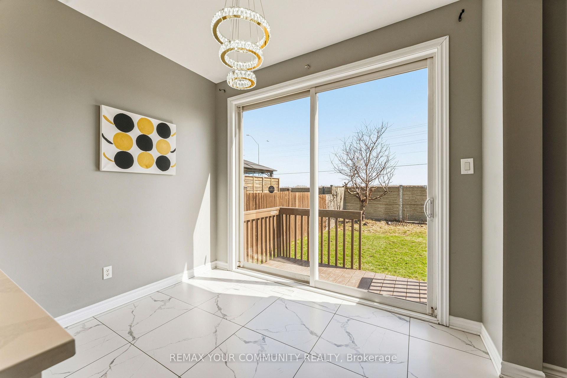 Photo 18 of 266 Trail Side Circle, Ottawa, Springridge/East Village — HOMEH