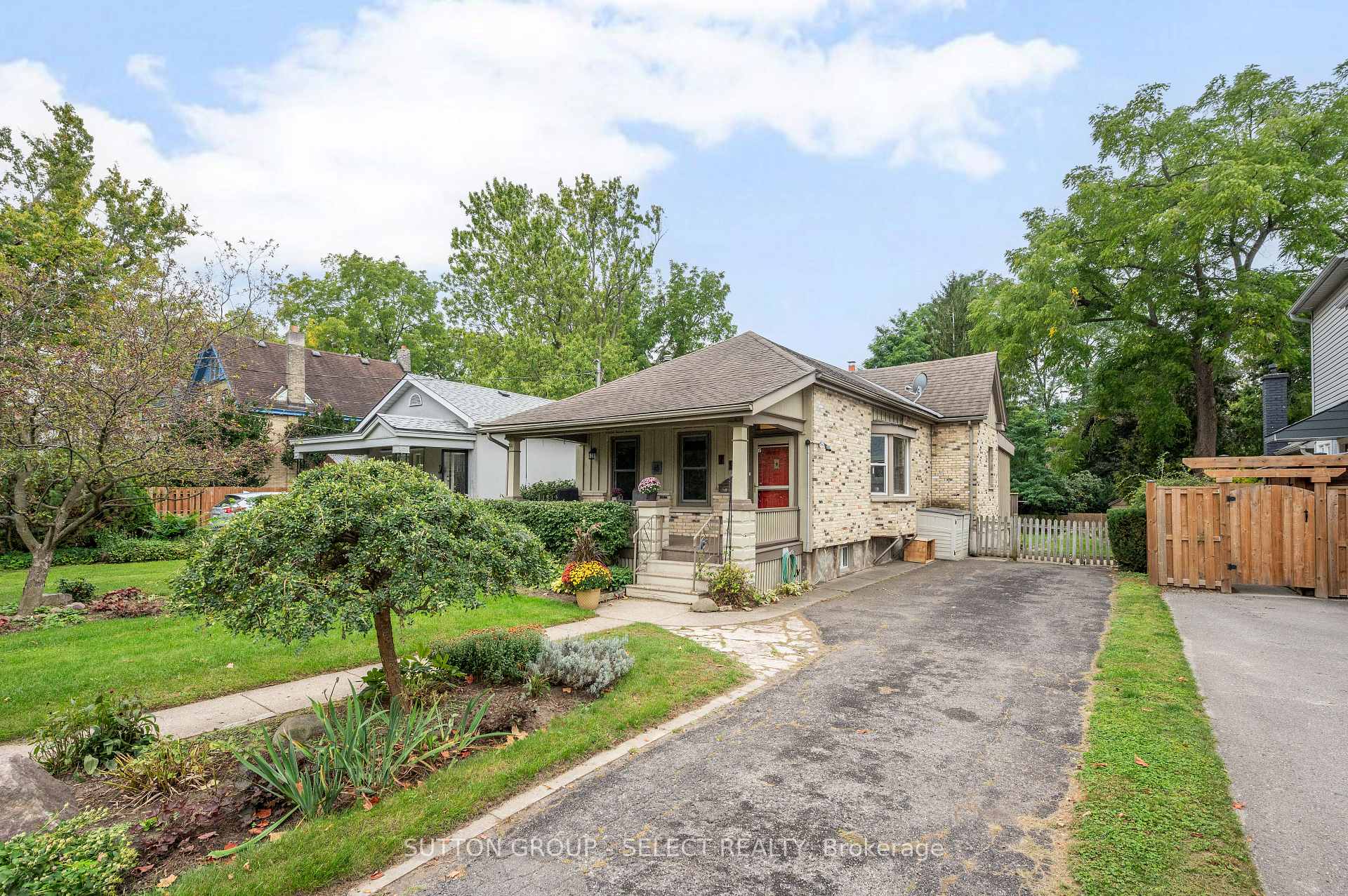 Photo 2 of 797 Colborne Street, London, East B — HOMEH