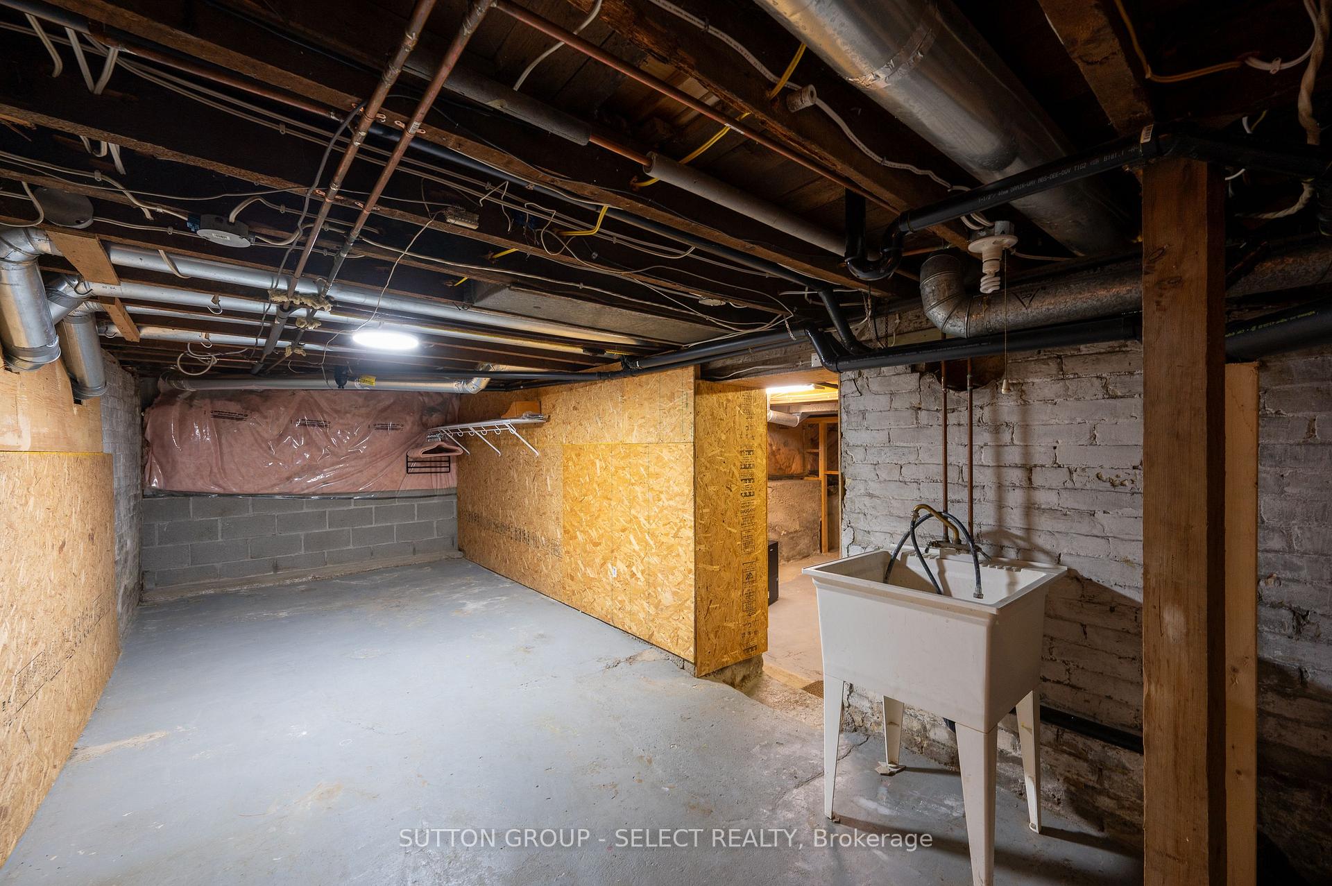 Photo 20 of 797 Colborne Street, London, East B — HOMEH