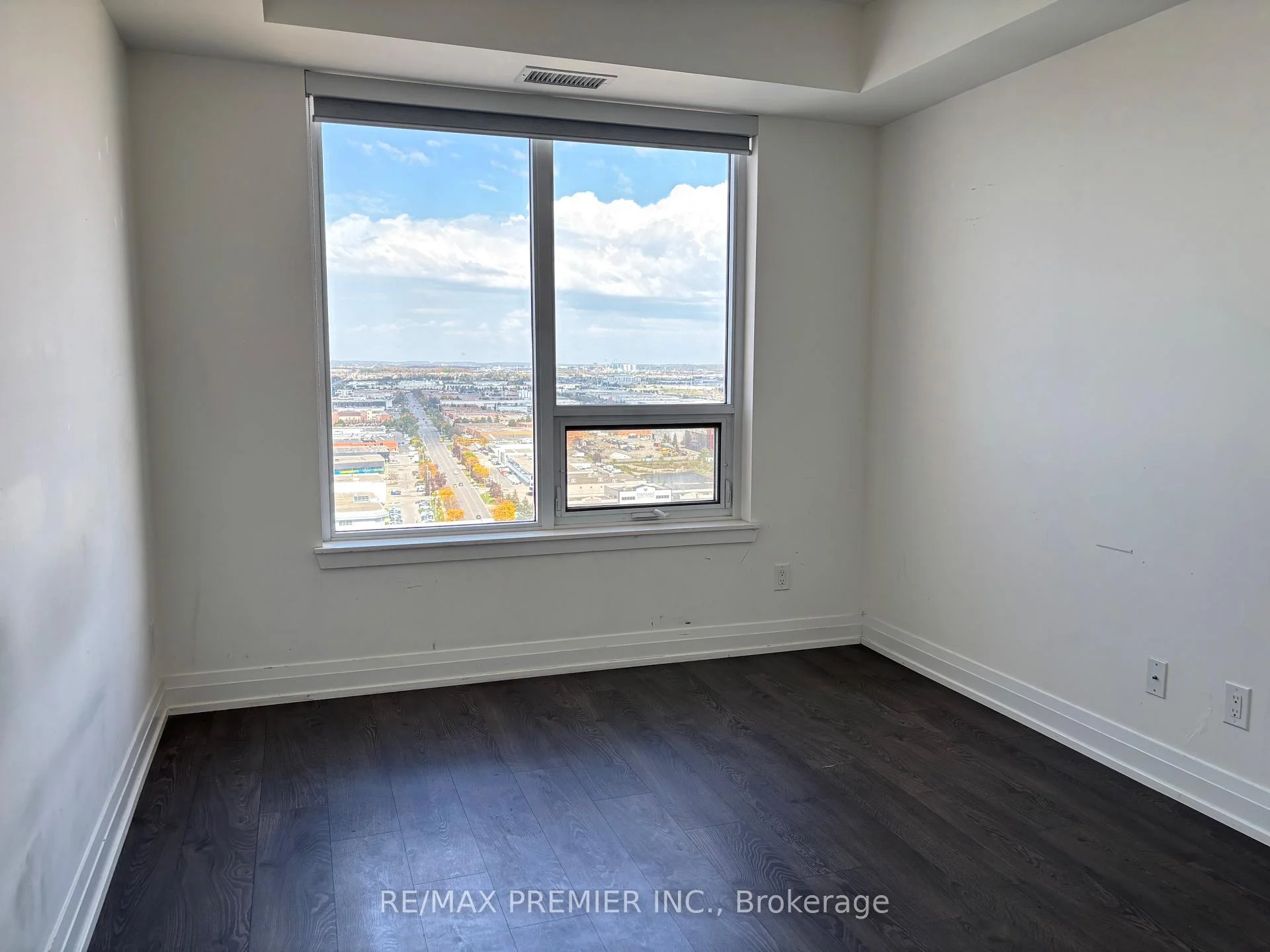 Photo 17 of Unit 2205, 3600 Highway 7 Drive, Vaughan, East Woodbridge — HOMEH