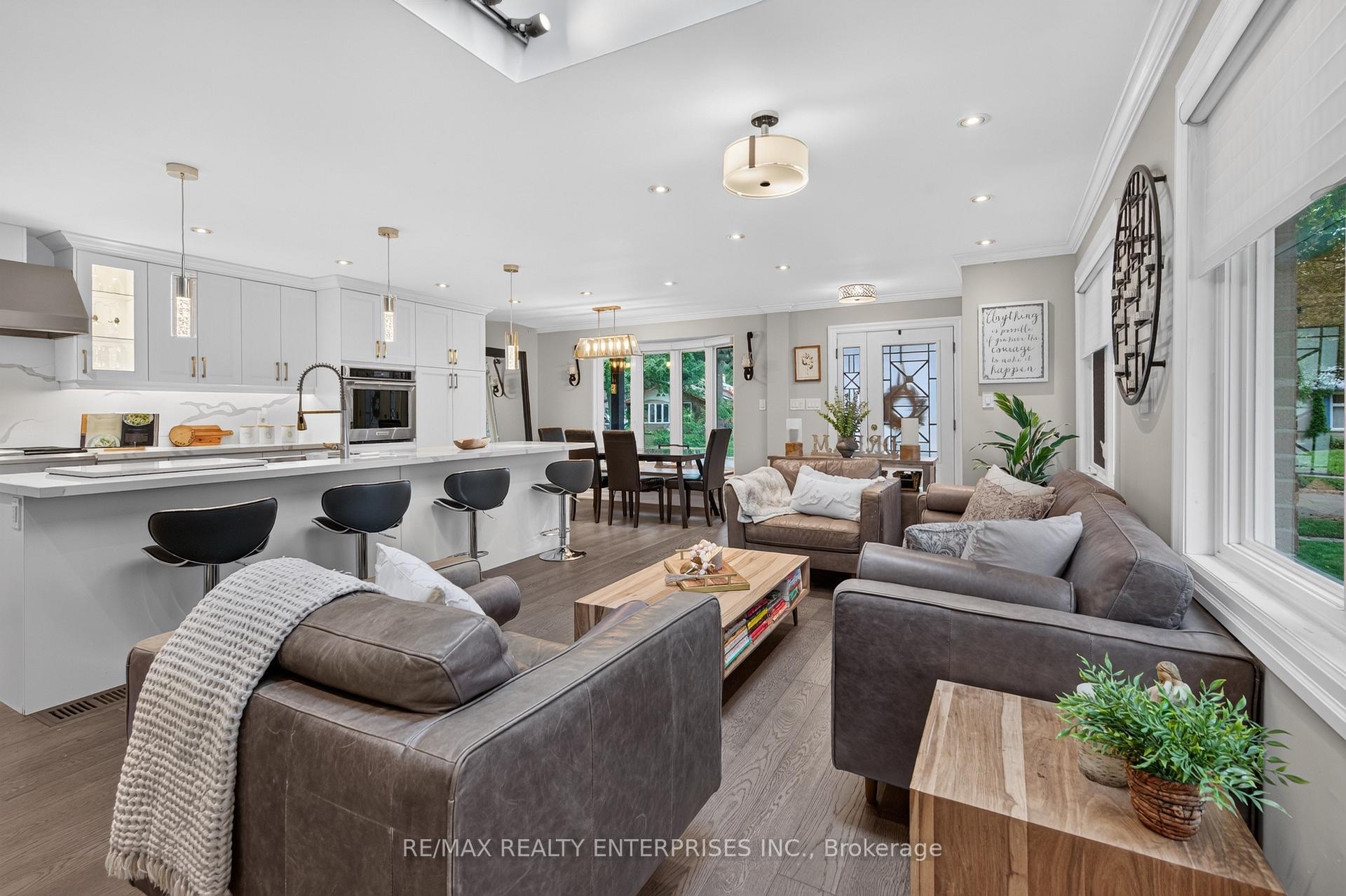 Photo 7 of 1957 Delaney Drive, Mississauga, Clarkson — HOMEH