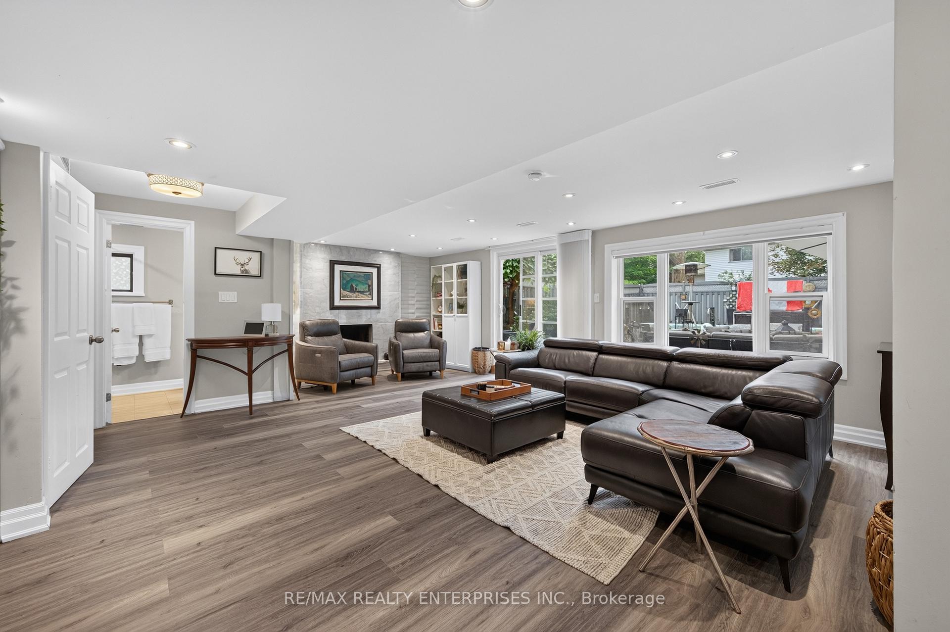 Photo 17 of 1957 Delaney Drive, Mississauga, Clarkson — HOMEH