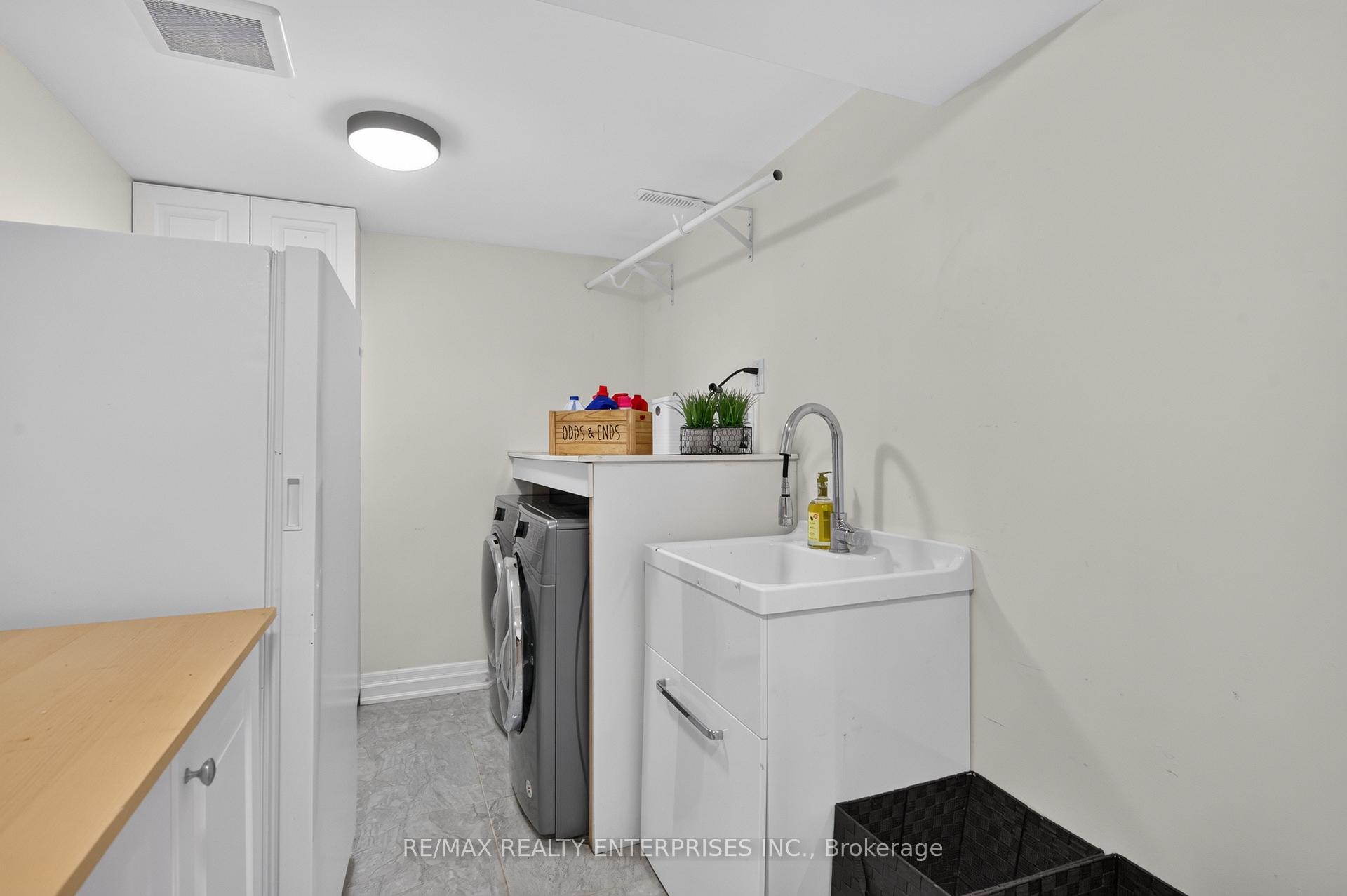 Photo 26 of 1957 Delaney Drive, Mississauga, Clarkson — HOMEH