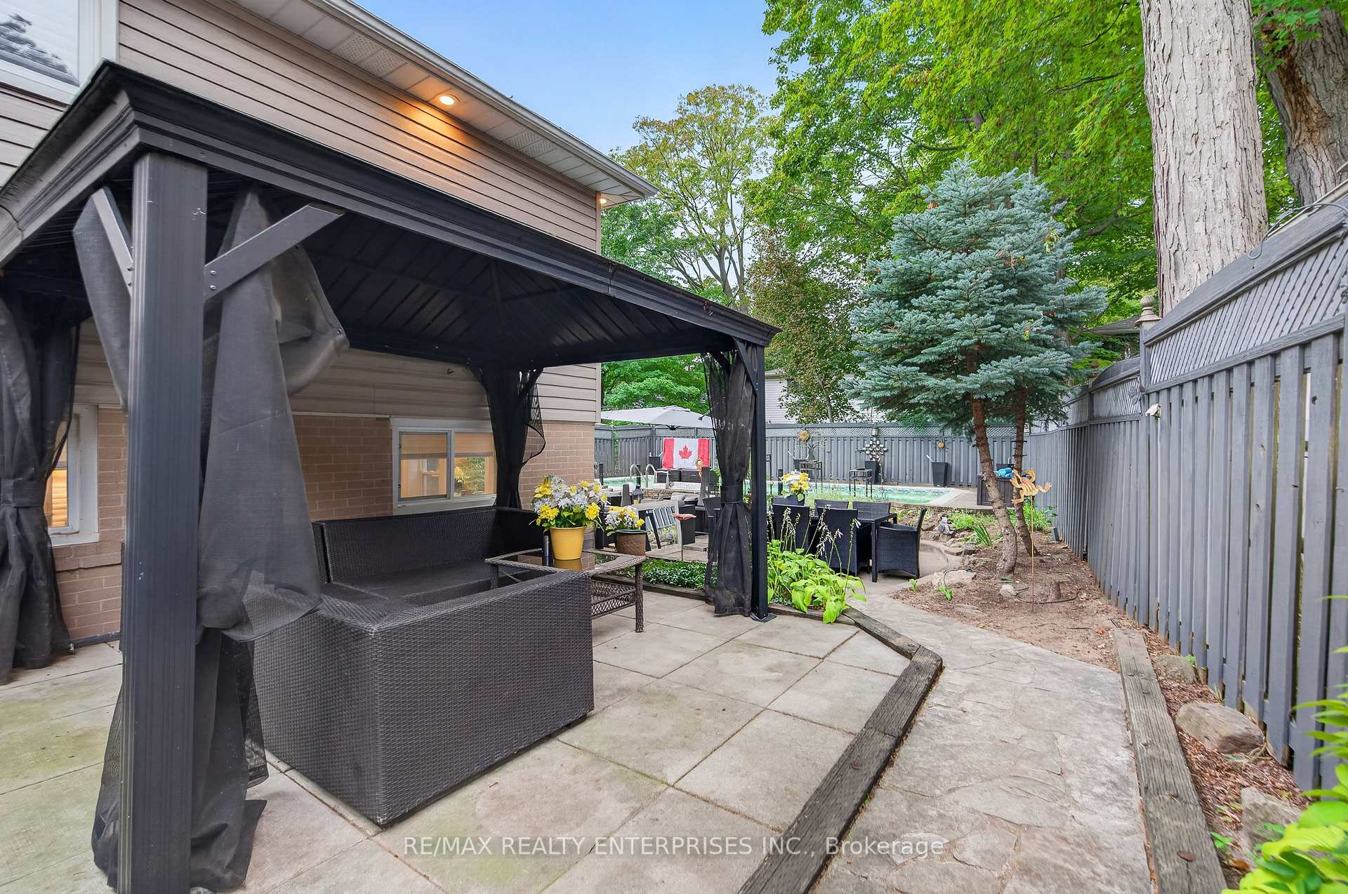 Photo 27 of 1957 Delaney Drive, Mississauga, Clarkson — HOMEH