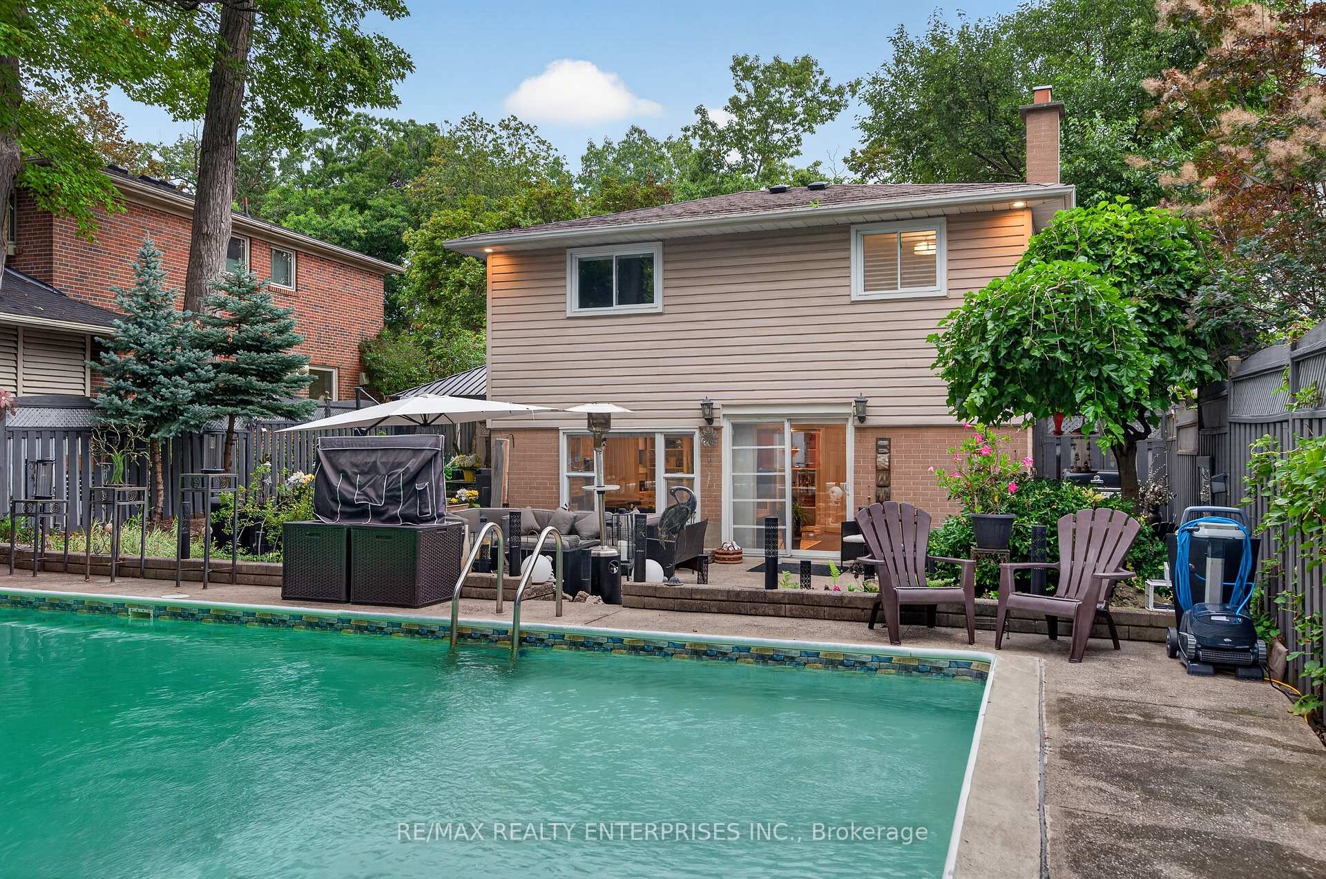 Photo 31 of 1957 Delaney Drive, Mississauga, Clarkson — HOMEH
