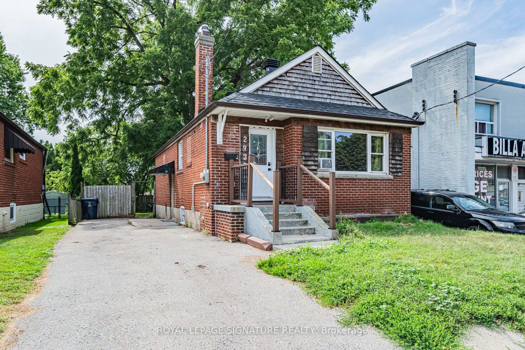 Photo 2 of 2935 St Clair Avenue E, Toronto, O'Connor-Parkview — HOMEH
