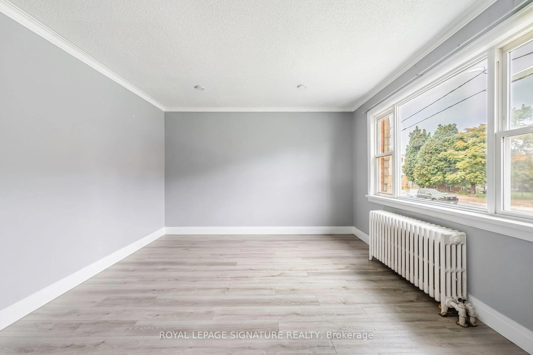Photo 8 of 2935 St Clair Avenue E, Toronto, O'Connor-Parkview — HOMEH