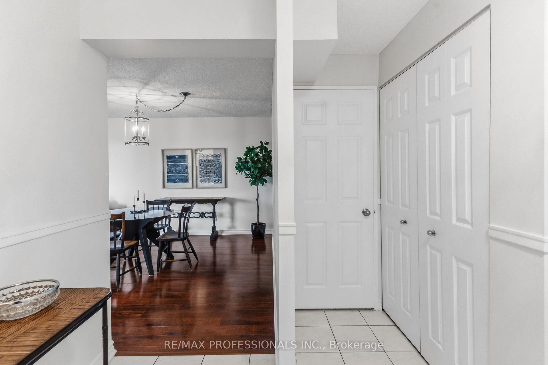 Photo 7 of Unit 403, 1111 Bough Beeches Boulevard, Mississauga, Rathwood — HOMEH
