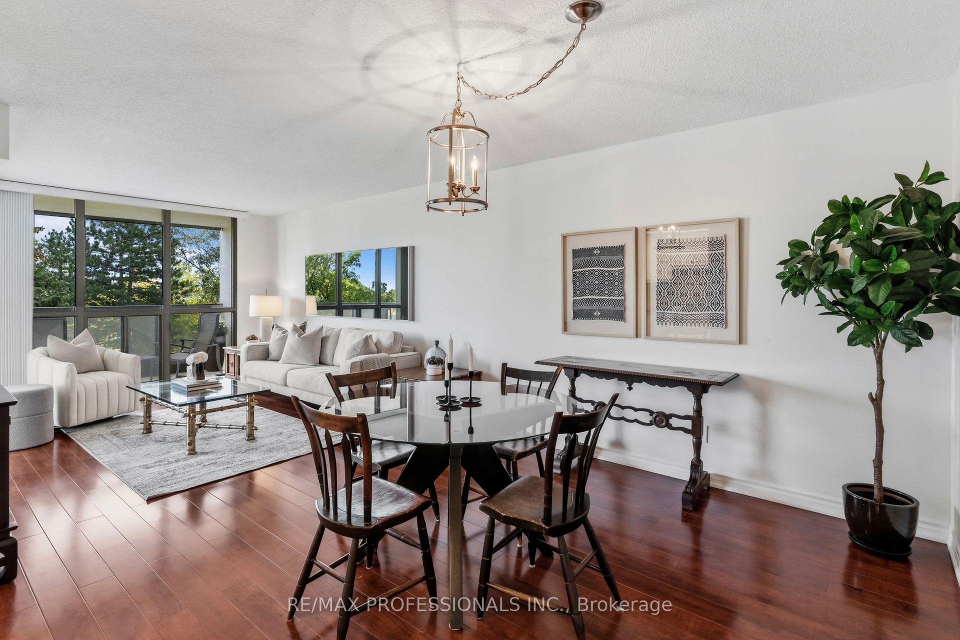 Photo 8 of Unit 403, 1111 Bough Beeches Boulevard, Mississauga, Rathwood — HOMEH