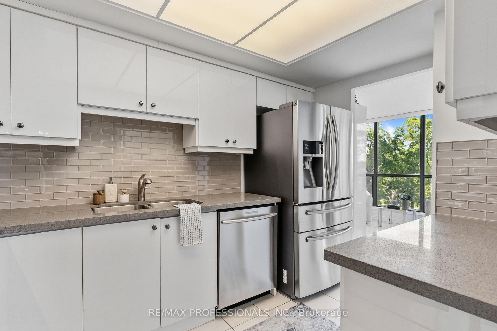Photo 14 of Unit 403, 1111 Bough Beeches Boulevard, Mississauga, Rathwood — HOMEH