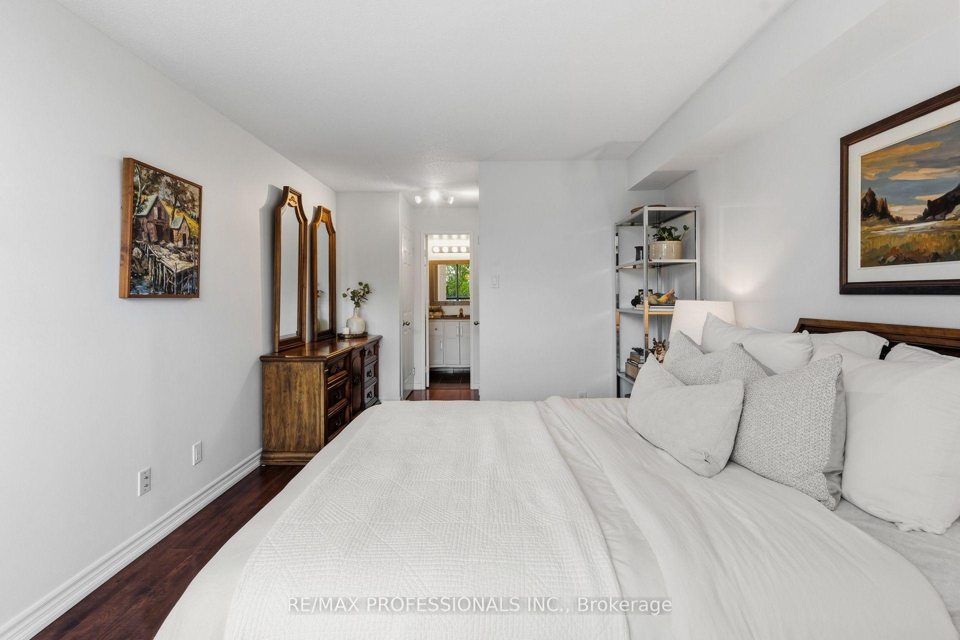 Photo 21 of Unit 403, 1111 Bough Beeches Boulevard, Mississauga, Rathwood — HOMEH