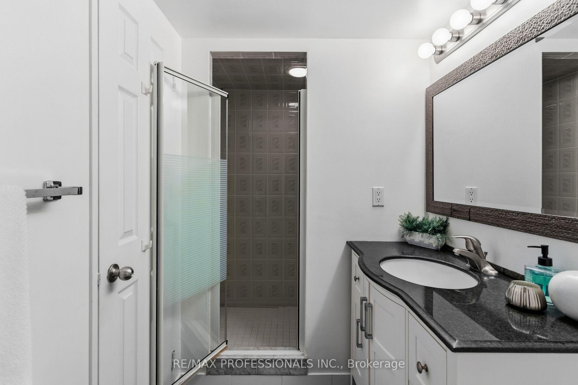 Photo 24 of Unit 403, 1111 Bough Beeches Boulevard, Mississauga, Rathwood — HOMEH