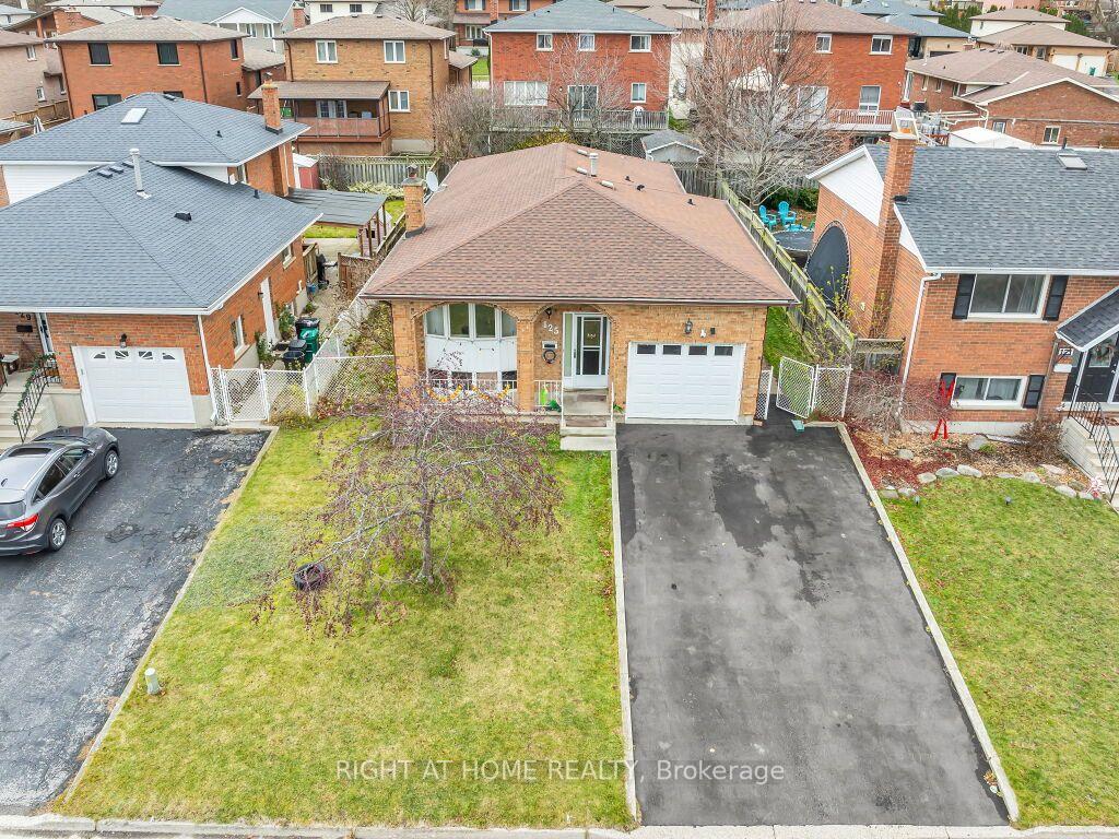 Photo of 125 Stonyburn Crescent
