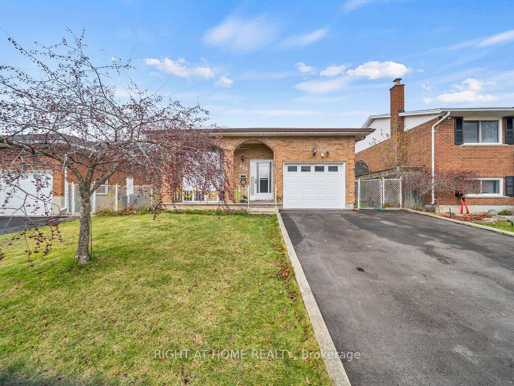 Photo 4 of 125 Stonyburn Crescent, Cambridge, Christopher-Champlain — HOMEH