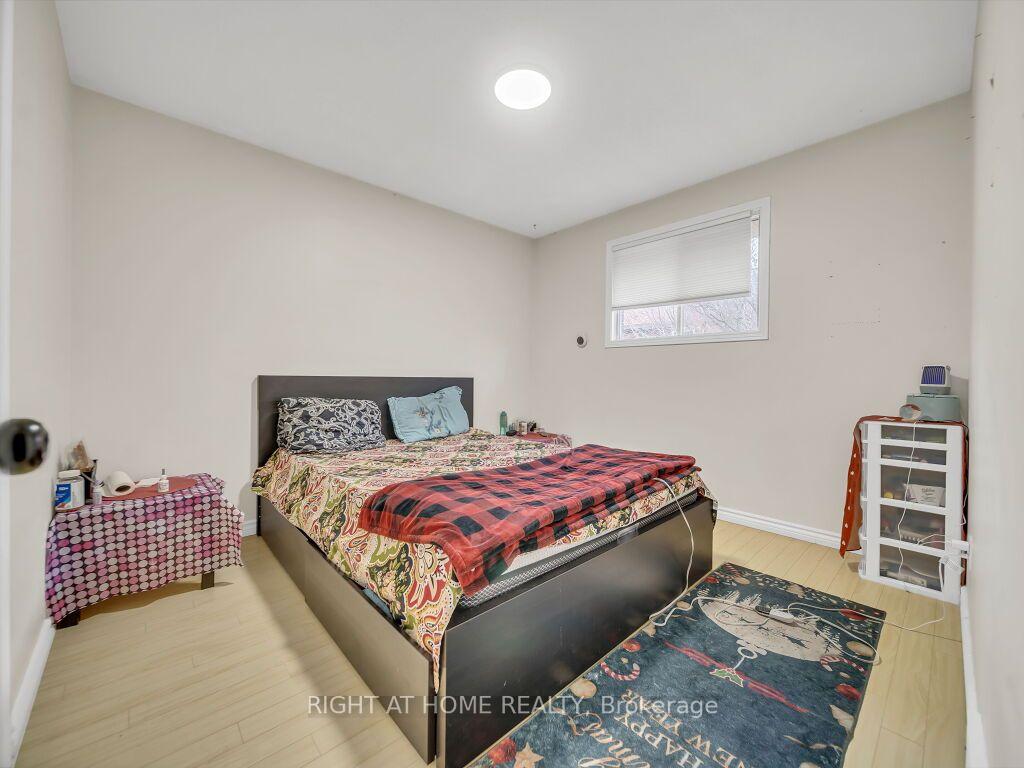 Photo 23 of 125 Stonyburn Crescent, Cambridge, Christopher-Champlain — HOMEH