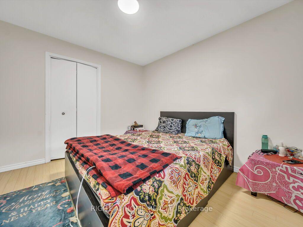 Photo 24 of 125 Stonyburn Crescent, Cambridge, Christopher-Champlain — HOMEH