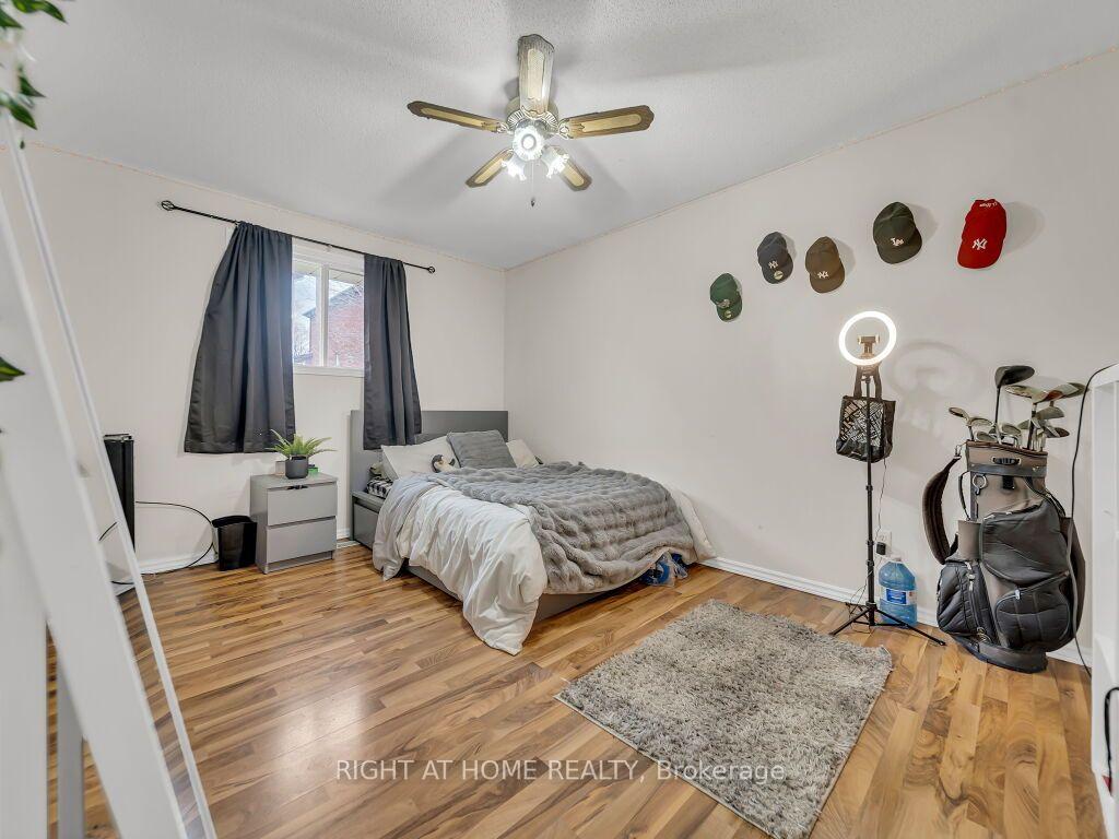 Photo 25 of 125 Stonyburn Crescent, Cambridge, Christopher-Champlain — HOMEH