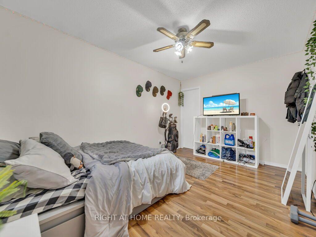 Photo 26 of 125 Stonyburn Crescent, Cambridge, Christopher-Champlain — HOMEH