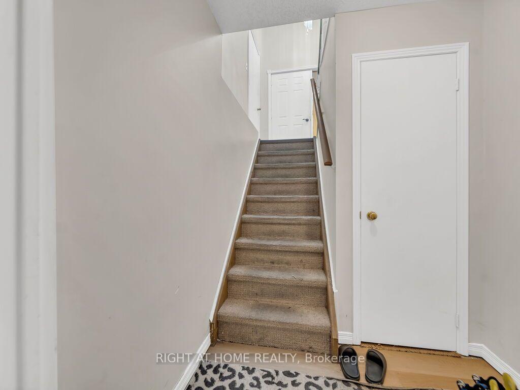 Photo 29 of 125 Stonyburn Crescent, Cambridge, Christopher-Champlain — HOMEH